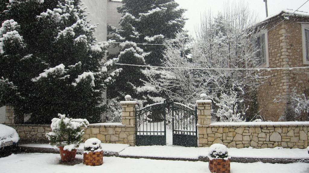 קלבריטה Papastavrou Apartments מראה חיצוני תמונה
